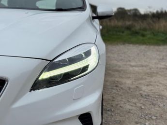 Volvo V40 D2 R-DESIGN NAV PLUS