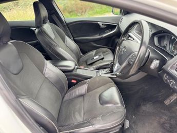 Volvo V40 D2 R-DESIGN NAV PLUS