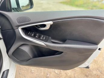 Volvo V40 D2 R-DESIGN NAV PLUS