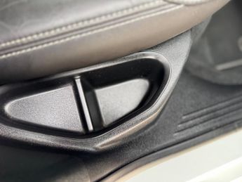 Volvo V40 D2 R-DESIGN NAV PLUS