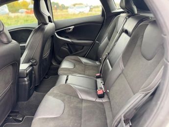 Volvo V40 D2 R-DESIGN NAV PLUS
