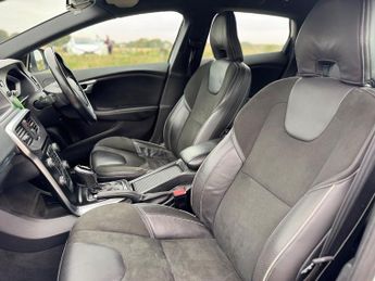 Volvo V40 D2 R-DESIGN NAV PLUS