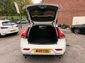 Volvo V40 1.5 T3 R-Design Edition Auto Euro 6 (s/s) 5dr
