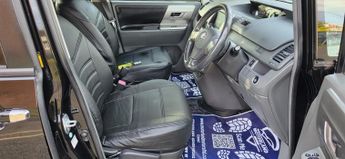Toyota Voxy 2.0L PETROL AUTO 7 SEATS 5 DR