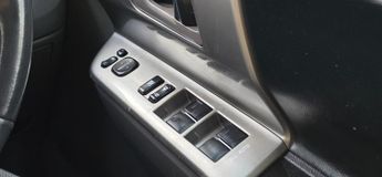 Toyota Voxy 2.0L PETROL AUTO 7 SEATS 5 DR