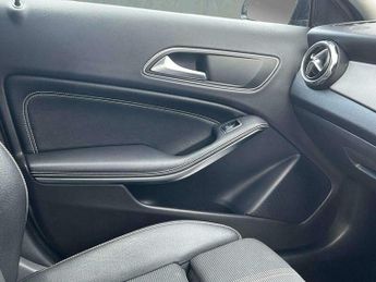 Mercedes-Benz C Class 1.6 GLA180 Urban Edition 7G-DCT Euro 6 (s/s) 5dr