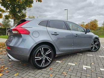 Volvo V40 2.0 D2 R-Design Pro Auto Euro 6 (s/s) 5dr