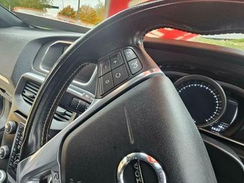 Volvo V40 2.0 D2 R-Design Pro Auto Euro 6 (s/s) 5dr