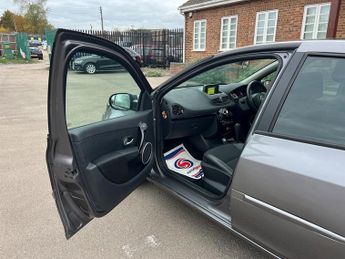 Renault Clio DYNAMIQUE TOMTOM VVT