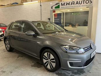 Volkswagen Golf 35.8kWh e-Golf Hatchback 5dr Electric Auto (136 ps)