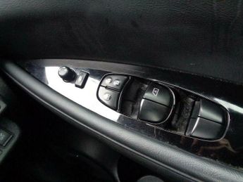 Nissan Leaf 30kWh Tekna Auto 5dr