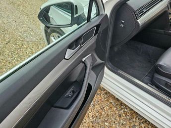 Volkswagen Passat 2.0 TSI R-Line Estate 5dr Petrol DSG Euro 6 (s/s) (220 ps)