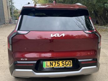 Kia EV9 99.8kWh Air SUV 5dr Electric Auto RWD (200 bhp)