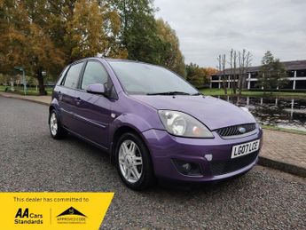 Ford Fiesta 1.6 Ghia Hatchback 5dr Petrol Automatic (176 g/km, 99 bhp)