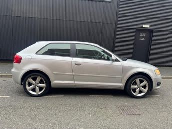 Audi A3 1.6 Technik SE Hatchback 3dr Petrol S Tronic Euro 4 (102 ps)
