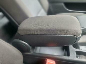 Audi A3 1.6 Technik SE Hatchback 3dr Petrol S Tronic Euro 4 (102 ps)