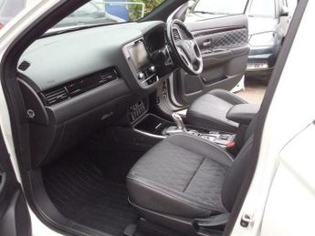 Mitsubishi Outlander 2.4h TwinMotor 13.8kWh Exceed CVT 4WD Euro 6 (s/s) 5dr