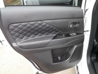 Mitsubishi Outlander 2.4h TwinMotor 13.8kWh Exceed CVT 4WD Euro 6 (s/s) 5dr