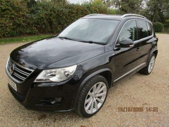 Volkswagen Tiguan 2.0 TDI R-Line Auto 4WD Euro 5 5dr