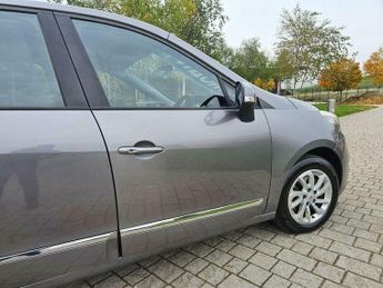 Renault Grand Scenic 1.5 dCi Dynamique TomTom EDC Euro 5 5dr