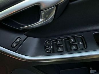 Volvo XC60 2.4 D5 R-Design Lux Nav Auto AWD Euro 6 (s/s) 5dr