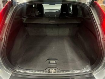 Volvo XC60 2.4 D5 R-Design Lux Nav Auto AWD Euro 6 (s/s) 5dr