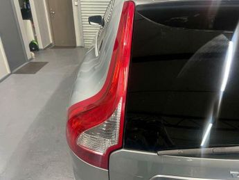 Volvo XC60 2.4 D5 R-Design Lux Nav Auto AWD Euro 6 (s/s) 5dr