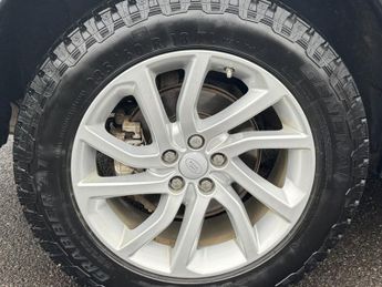 Land Rover Discovery Sport 2.0 TD4 SE Tech SUV 5dr Diesel Manual 4WD Euro 6 (s/s) (180 ps)