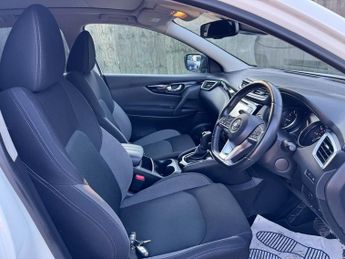 Nissan Qashqai 1.3 DiG-T 160 [157] N-Connecta 5dr DCT Glass Roof Euro 6