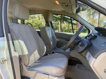 Renault Scenic 1.6 VVT Expression 5dr