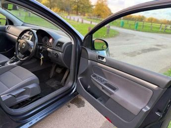 Volkswagen Golf 1.6 FSI Match 5dr