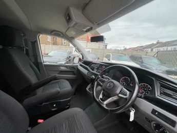 Volkswagen Transporter Shuttle 2.0 TDI SE DSG SWB Euro 6 (s/s) 5dr