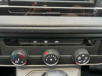 Volkswagen Transporter Shuttle 2.0 TDI SE DSG SWB Euro 6 (s/s) 5dr