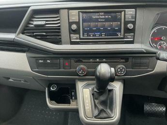 Volkswagen Transporter Shuttle 2.0 TDI SE DSG SWB Euro 6 (s/s) 5dr