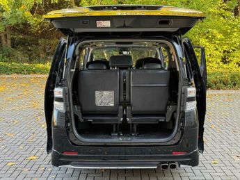 Toyota Vellfire Luxury Business Edition
