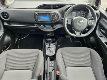 Toyota Yaris 1.5 VVT-h Design E-CVT Euro 6 (s/s) 5dr
