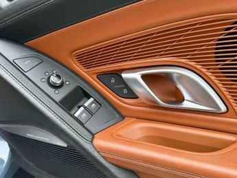 Audi R8 5.2 FSI V10 Performance Spyder S Tronic quattro Euro 6 (s/s) 2dr