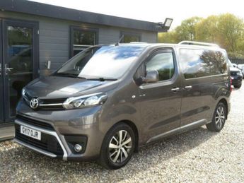 Toyota Verso 2.0D Family Medium MPV Auto MWB Euro 6 (s/s) 5dr (8 Seat)