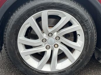 Land Rover Discovery 2.0 SD4 HSE SUV 5dr Diesel Auto 4WD Euro 6 (s/s) (240 ps)