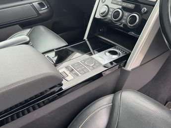 Land Rover Discovery 2.0 SD4 HSE SUV 5dr Diesel Auto 4WD Euro 6 (s/s) (240 ps)