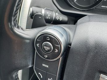 Land Rover Discovery 2.0 SD4 HSE SUV 5dr Diesel Auto 4WD Euro 6 (s/s) (240 ps)