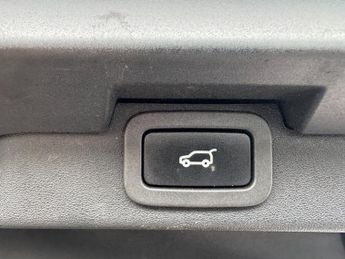 Land Rover Discovery 2.0 SD4 HSE SUV 5dr Diesel Auto 4WD Euro 6 (s/s) (240 ps)