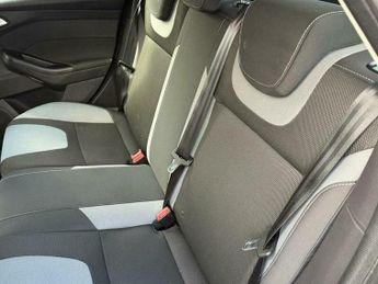 Ford Focus 1.6 Zetec S Powershift Euro 5 5dr 123BHP