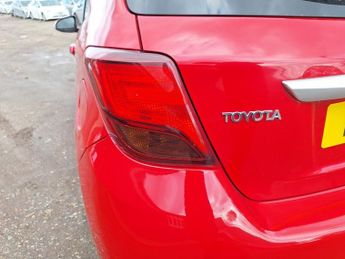 Toyota Yaris 1.5 VVT-h Icon Hatchback 5dr Petrol Hybrid E-CVT Euro 6 (101 ps)