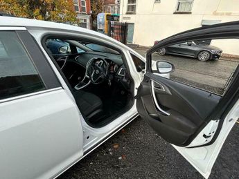 Vauxhall Astra 2.0 CDTi ecoFLEX SRi Euro 5 (s/s) 5dr