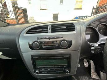 SEAT Leon 1.6 TDI CR SE Euro 5 (s/s) 5dr