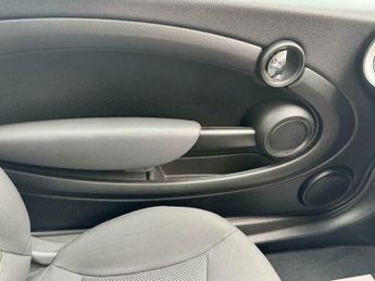 MINI Hatch 1.6 Cooper Steptronic Euro 5 3dr