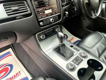 Volkswagen Touareg 3.0 TDI V6 BlueMotion Tech R-Line Tiptronic 4WD Euro 6 (s/s) 5dr