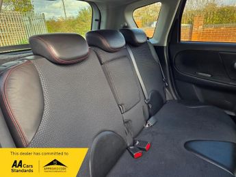 Nissan Note 1.6 16V Tekna Hatchback 5dr Petrol Auto Euro 5 (110 ps)