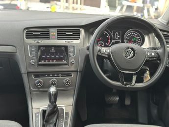 Volkswagen Golf SE TSI BLUEMOTION TECHNOLOGY DSG